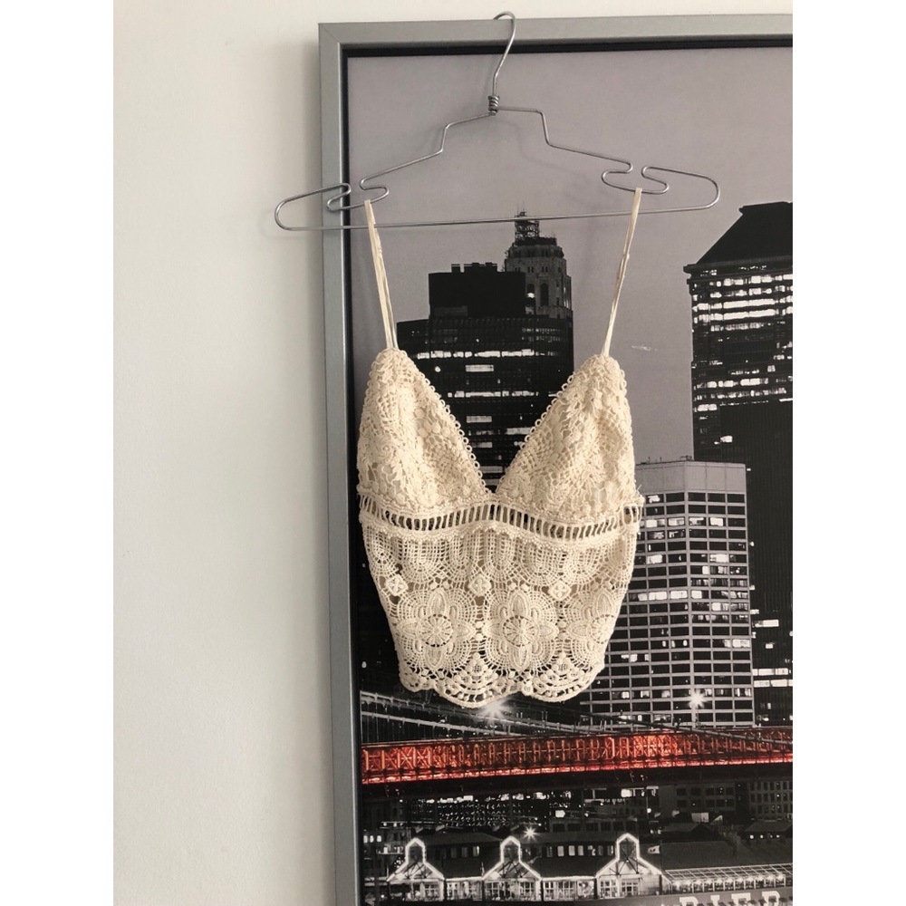 Kendall & Kylie cremé crop top